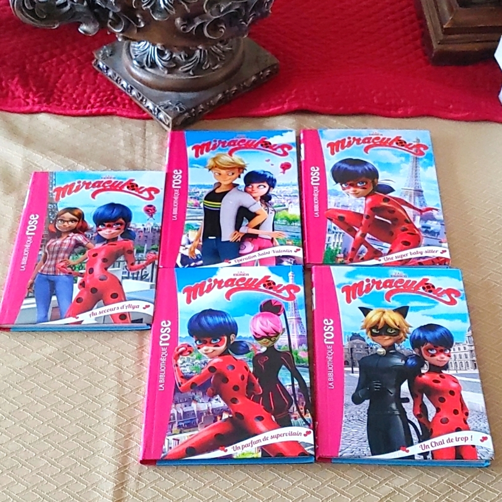5 Livre Miraculous comme neuf